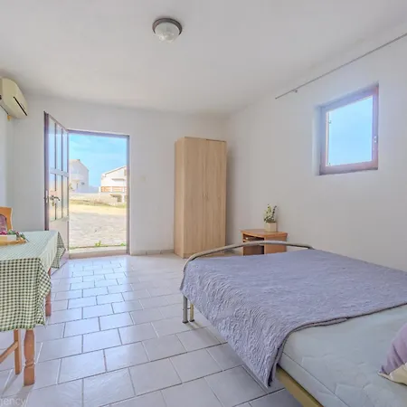 Appartamento Kob Orog Good Location With Sea Views And Modern Decor Metajna Esterno foto