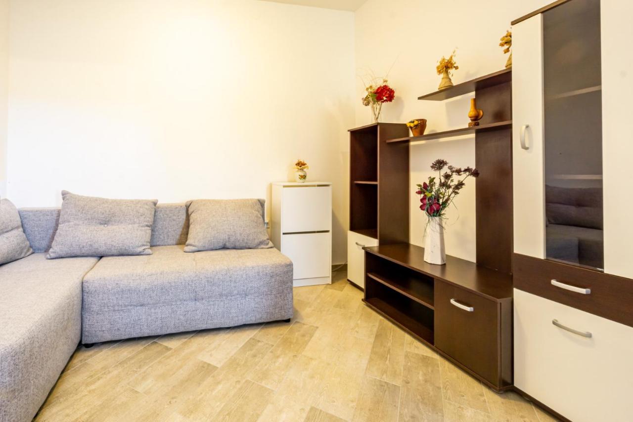 Kob Orog Good Location With Sea Views And Modern Decor Metajna