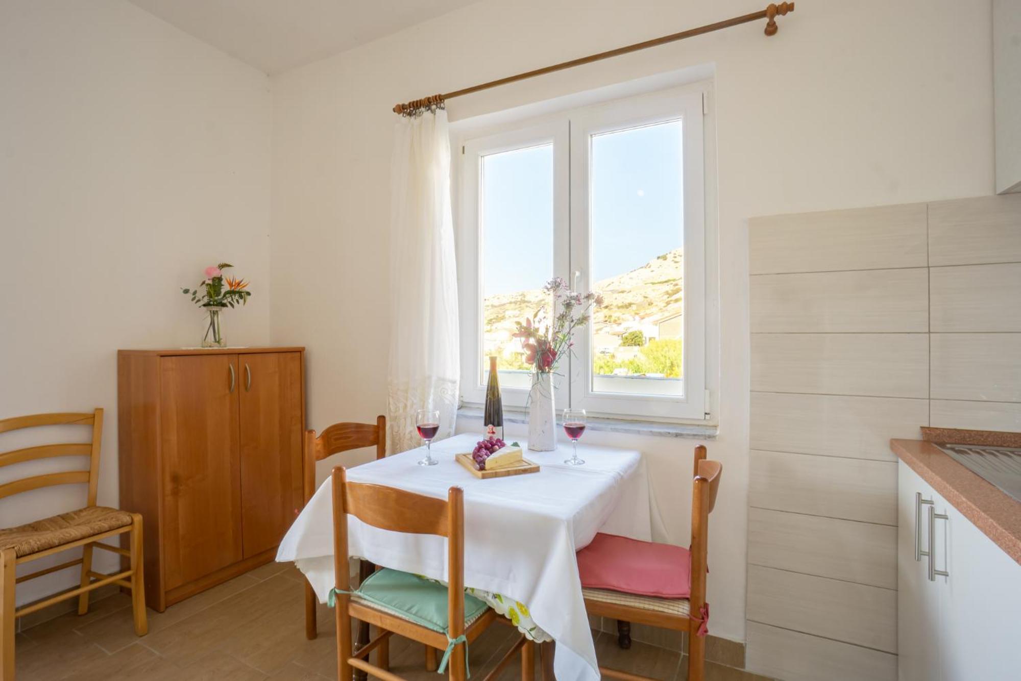 Apartment Kob Orog Good Location With Sea Views And Modern Decor Metajna